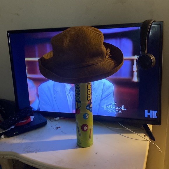 Floppy brown hat with thin piping - Picture 2 of 8